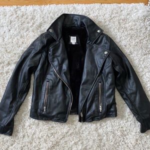 ⛄️2/$25 ⛄️ Leather jacket
